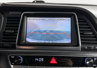 Подержанный автомобиль Hyundai Sonata 2018 года (18 фото)