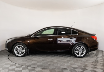 Подержанный автомобиль Opel Insignia Liftback 2012 года (8 фото)