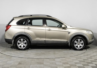 Подержанный автомобиль Chevrolet Captiva 2008 года (4 фото)