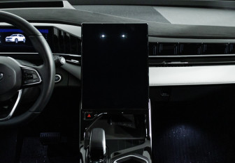 Подержанный автомобиль Geely Atlas 2024 года (14 фото)