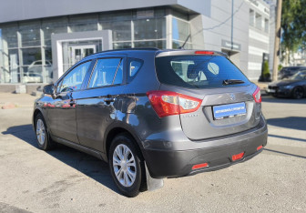 Подержанный автомобиль Suzuki SX4 Hatchback 2018 года (6 фото)