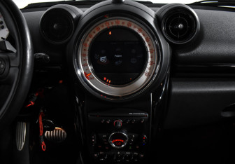 Подержанный автомобиль MINI Countryman 2013 года (16 фото)
