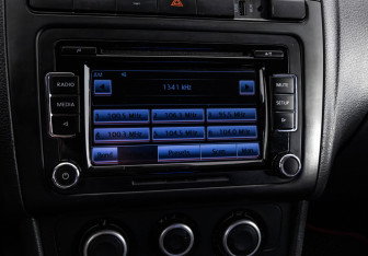 Подержанный автомобиль Volkswagen Polo Sedan 2011 года (15 фото)