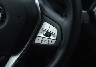 Подержанный автомобиль BMW X3 2021 года (15 фото)