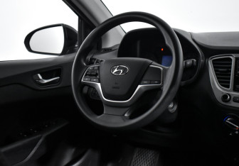 Подержанный автомобиль Hyundai Solaris Sedan 2020 года (14 фото)