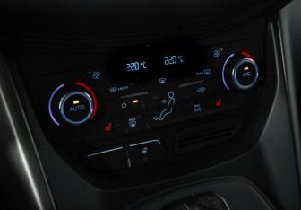 Подержанный автомобиль Ford Kuga 2018 года (15 фото)