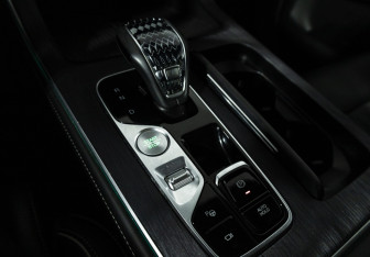 Подержанный автомобиль GAC GS8 2024 года (20 фото)