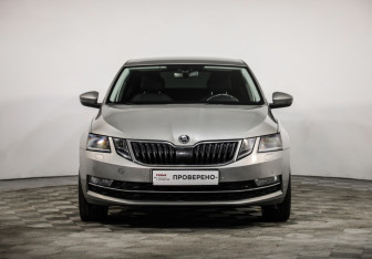 Подержанный автомобиль Skoda Octavia Liftback 2018 года (2 фото)