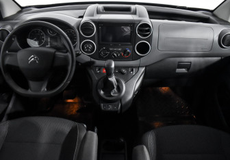 Подержанный автомобиль Citroen Berlingo 2021 года (11 фото)