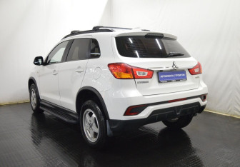 Подержанный автомобиль Mitsubishi ASX 2018 года (7 фото)