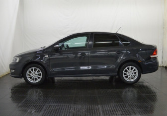 Подержанный автомобиль Volkswagen Polo Sedan 2016 года (8 фото)
