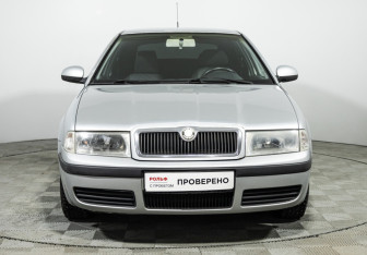Подержанный автомобиль Skoda Octavia Liftback 2010 года (2 фото)