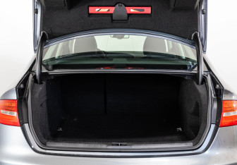 Подержанный автомобиль Audi A4 Sedan 2014 года (17 фото)