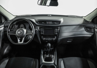 Подержанный автомобиль Nissan Qashqai 2020 года (10 фото)