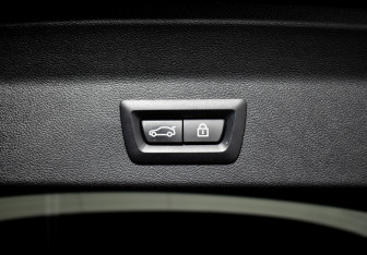 Подержанный автомобиль BMW X3 2021 года (19 фото)