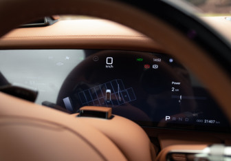 Подержанный автомобиль BYD Yangwang U8 2023 года (35 фото)