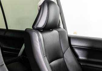 Подержанный автомобиль Toyota Land Cruiser Prado 2021 года (30 фото)