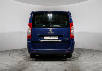 Подержанный автомобиль Peugeot Expert 2015 года (6 фото)