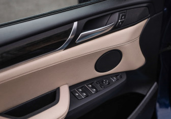 Подержанный автомобиль BMW X4 2014 года (22 фото)