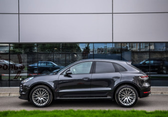 Подержанный автомобиль Porsche Macan 2019 года (9 фото)