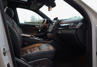 Подержанный автомобиль Mercedes-Benz GLE 2018 года (26 фото)