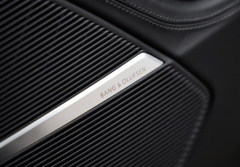 Подержанный автомобиль Audi Q8 2019 года (24 фото)