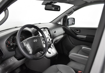 Подержанный автомобиль Hyundai Grand Starex 2014 года (9 фото)