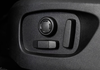 Подержанный автомобиль Land Rover Discovery Sport 2017 года (23 фото)