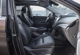 Подержанный автомобиль Hyundai Santa Fe 2017 года (28 фото)