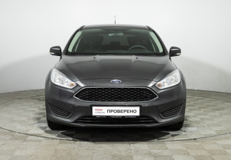 Подержанный автомобиль Ford Focus Hatchback 2017 года (2 фото)