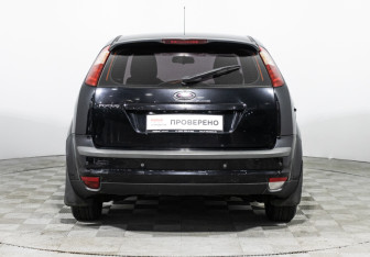 Подержанный автомобиль Ford Focus Hatchback 2007 года (6 фото)