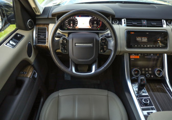 Подержанный автомобиль Land Rover Range Rover Sport 2020 года (15 фото)