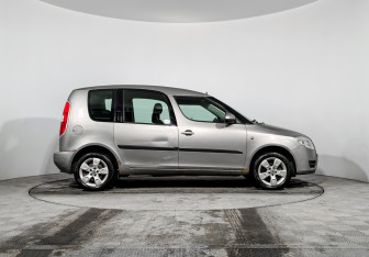 Подержанный автомобиль Skoda Roomster 2008 года (4 фото)