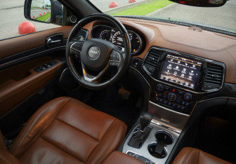Подержанный автомобиль Jeep Grand Cherokee 2021 года (11 фото)