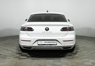 Подержанный автомобиль Volkswagen Arteon 2021 года (6 фото)