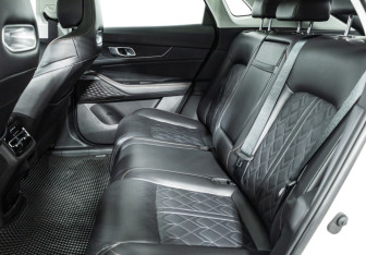 Подержанный автомобиль Changan UNI-K 2022 года (10 фото)