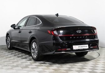 Подержанный автомобиль Hyundai Sonata 2020 года (7 фото)