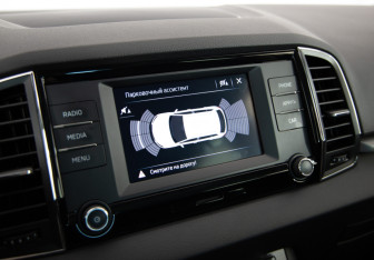 Подержанный автомобиль Skoda Karoq 2020 года (18 фото)