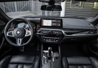 Подержанный автомобиль BMW M5 Sedan 2021 года (16 фото)