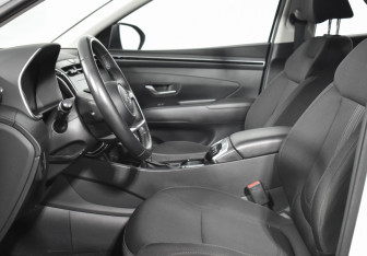 Подержанный автомобиль Hyundai Tucson 2023 года (10 фото)