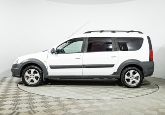 Подержанный автомобиль LADA (ВАЗ) Largus Wagon 2017 года (8 фото)