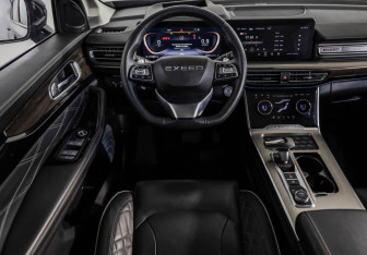 Подержанный автомобиль Exeed VX 2023 года (11 фото)