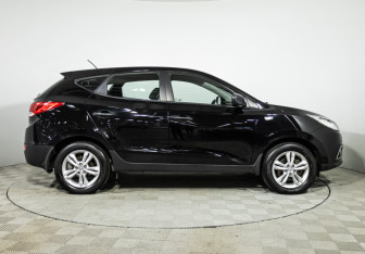 Подержанный автомобиль Hyundai ix35 2013 года (4 фото)