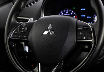 Подержанный автомобиль Mitsubishi Eclipse Cross 2018 года (11 фото)