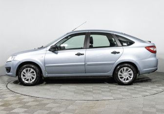 Подержанный автомобиль LADA (ВАЗ) Granta Liftback 2017 года (8 фото)