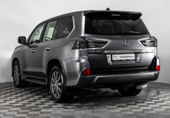Подержанный автомобиль Mitsubishi Montero Sport 2022 года (9 фото)
