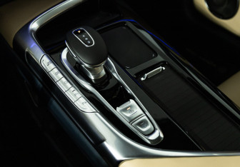 Подержанный автомобиль Voyah Free 2023 года (24 фото)