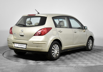 Подержанный автомобиль Nissan Tiida Hatchback 2007 года (5 фото)