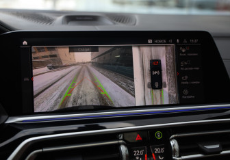 Подержанный автомобиль BMW X5 2021 года (18 фото)