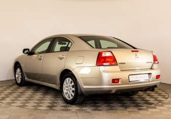 Подержанный автомобиль Mitsubishi Galant Sedan 2007 года (7 фото)